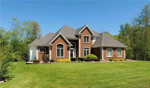 13390 Cherry Tree Ln, Alden, NY 14004