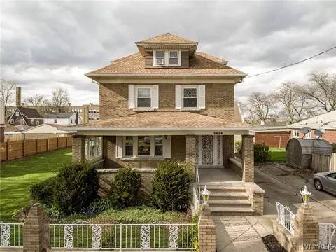 2938 Grand Ave, Niagara Falls, NY 14301