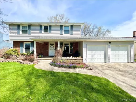 180 Robin Hill Dr, Amherst, NY 14221