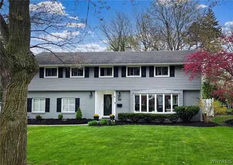 131 Hunters Ln, Amherst, NY 14221