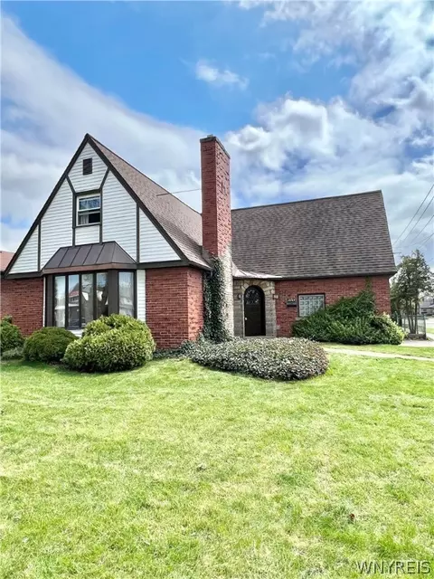 2203 Forest Ave, Niagara Falls, NY 14301