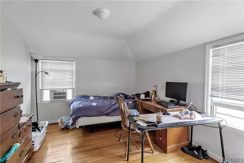 Bedroom - 58 Gresham Dr, Amherst, NY 14226 photo 4 of 4