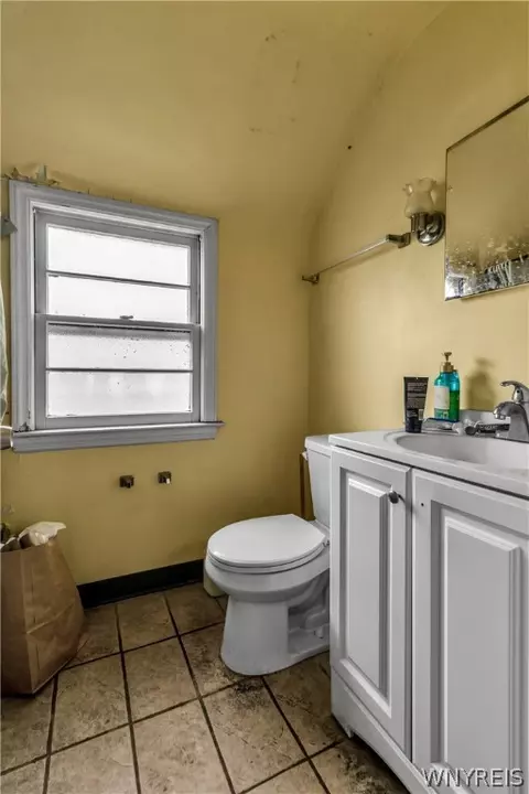 Bath - 58 Gresham Dr, Amherst, NY 14226 photo 4 of 4