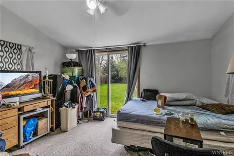 Bedroom - 58 Gresham Dr, Amherst, NY 14226 photo 3 of 4