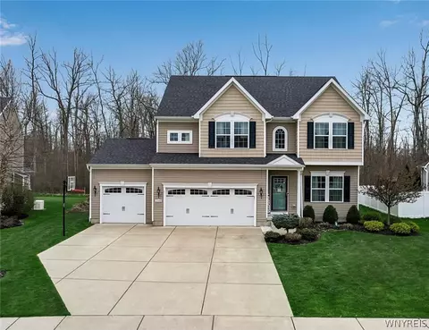 2148 Shadow Ln, Lake View, NY 14085