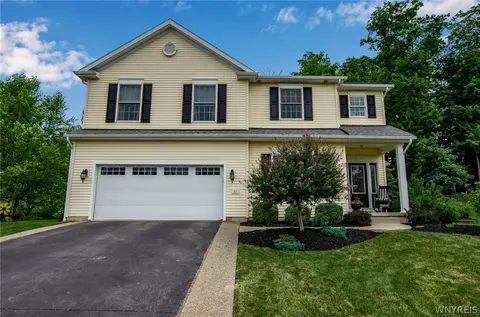 57 Arrowood Ln, Orchard Park, NY 14127