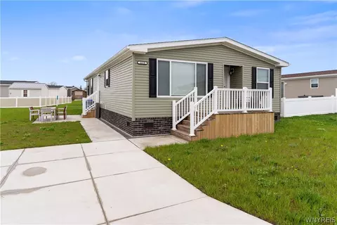 4410 Hurontario Trl, Niagara, NY 14304