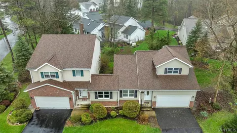 1114 Kingston Ct, Evans, NY 14047