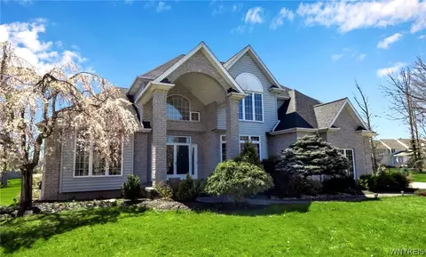 60 Prince Of Wales Ct, Amherst, NY 14221