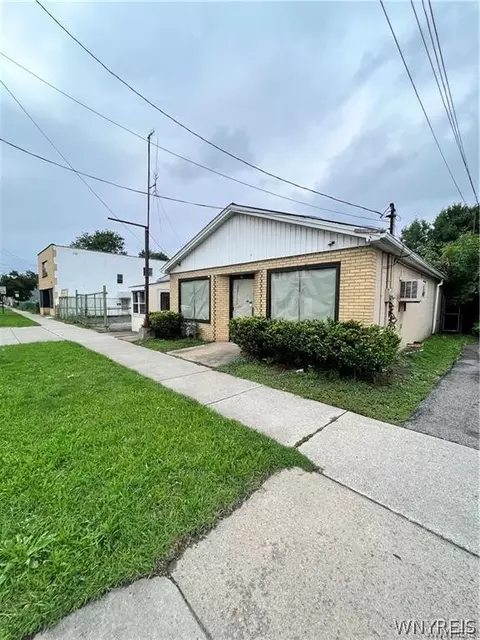 2318 Niagara St, Niagara Falls, NY 14303