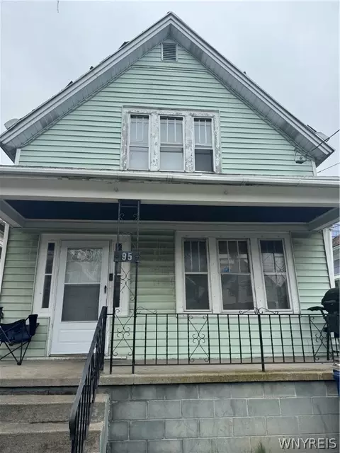 95 Keystone St, Buffalo, NY 14211