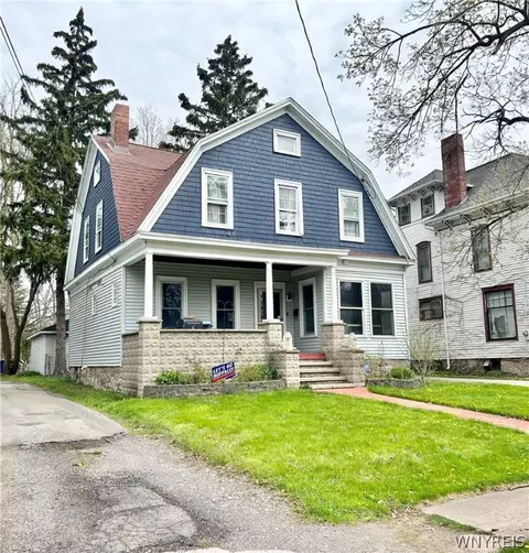 326 High St, Lockport, NY 14094