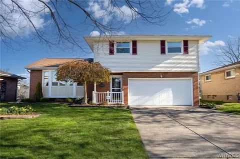 78 Mckenzie Ct, Cheektowaga, NY 14227