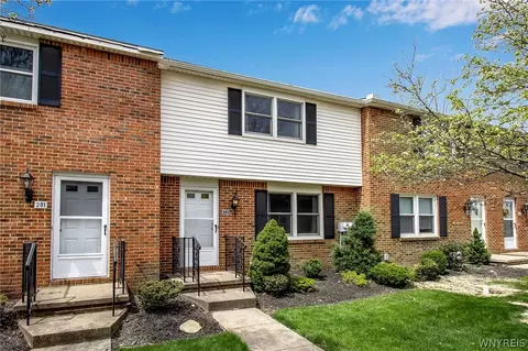 283 Wimbledon Ct, West Seneca, NY 14224