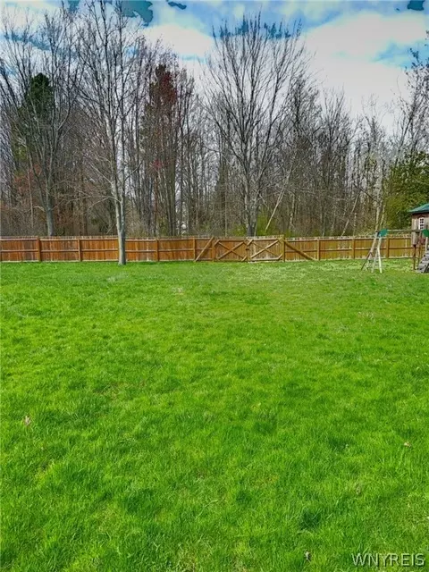 Exterior - 988 Beach Rd, Evans, NY 14006 photo 8 of 8