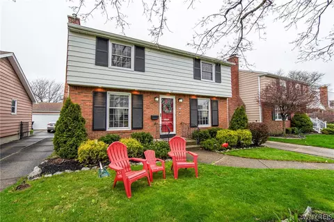 30 Greendale Ave, Tonawanda, NY 14150