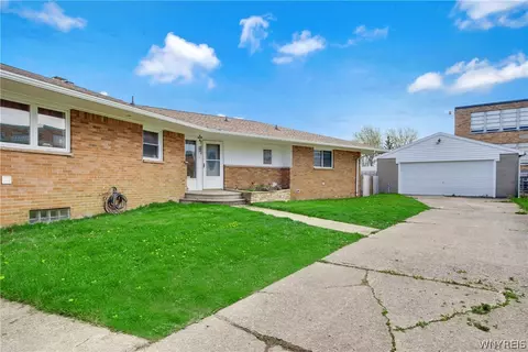 4721 Lake Shore Rd, Hamburg, NY 14075