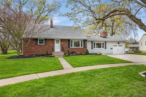 163 S Irwinwood Rd, Lancaster, NY 14086