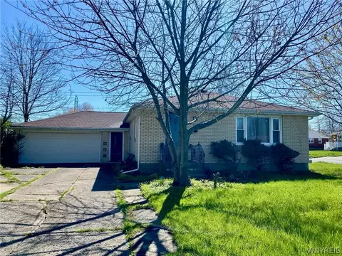 5 Waltercrest Ter, West Seneca, NY 14224