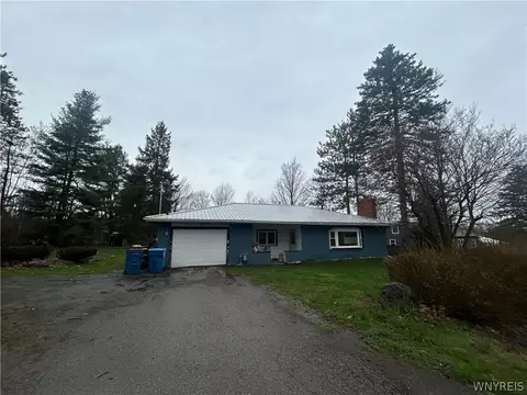 6780 Black Rd, Evans, NY 14047