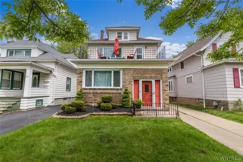 207 Lasalle Ave, Kenmore, NY 14217
