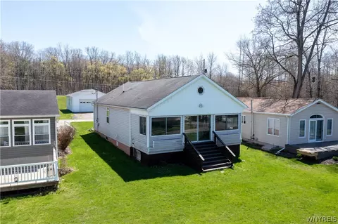 6663 Lakeshore Dr, Castile, NY 14427