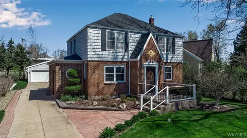 328 Paramount Pkwy, Buffalo, NY 14223