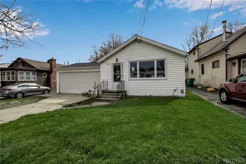 5815 Elmhurst Rd, Lake View, NY 14085