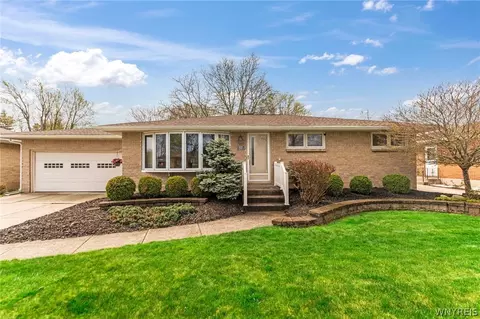 57 Lynnette Ct, Cheektowaga, NY 14227