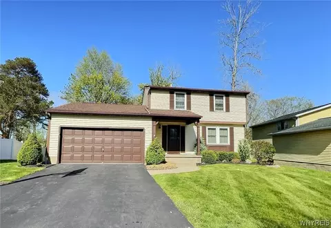272 Greengage Cir, East Amherst, NY 14051