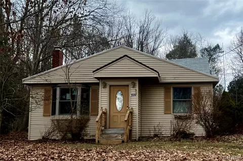 1920 N Creek Rd, Lake View, NY 14085