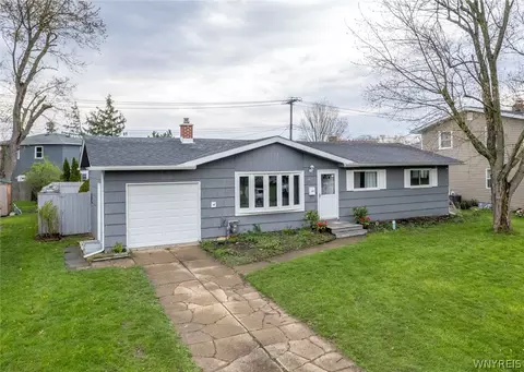 467 Brookwood Dr, Hamburg, NY 14075