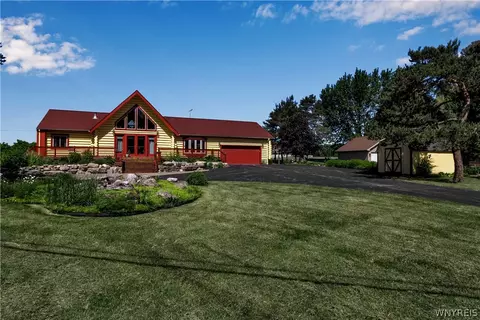 11672 Buckwheat Rd, Alden, NY 14004