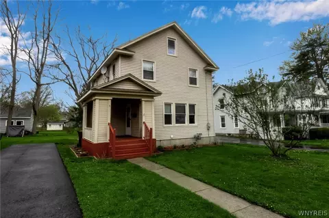 5 Platt Ave, Le Roy, NY 14482
