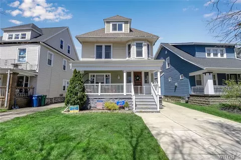 32 Red Jacket Pkwy, Buffalo, NY 14220