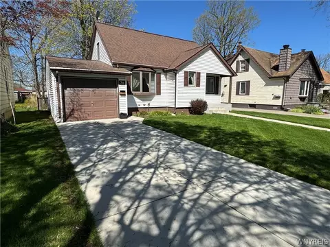 36 Woodridge Ave, Cheektowaga, NY 14225