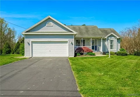 4120 Calkins Rd, Youngstown, NY 14174