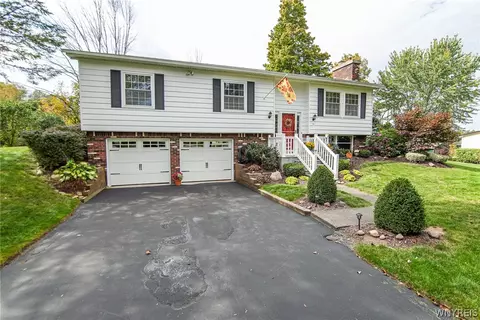2176 Williston Heights Ct, Marilla, NY 14102