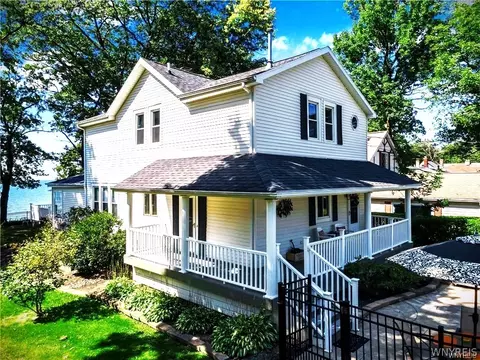 9200 Lakeside Rd, Evans, NY 14006 photo 2
