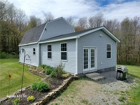 9079 Stebbins Rd, Farmersville, NY 14737