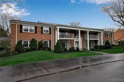 15 Hickory Hill Rd #F, Amherst, NY 14221