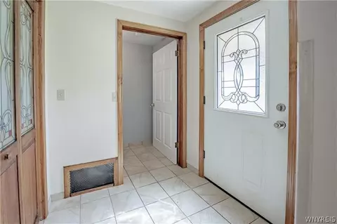 6122 Bear Ridge Rd, Pendleton, NY 14094 photo 3
