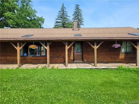 6122 Bear Ridge Rd, Pendleton, NY 14094 photo 2