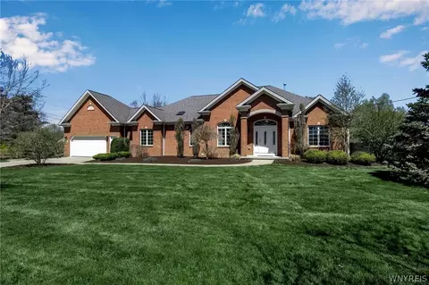 8852 County Rd, East Amherst, NY 14051
