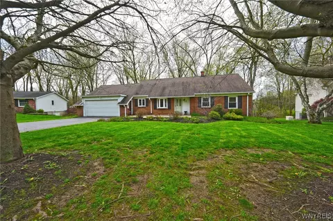 111 Maple Dr, Orchard Park, NY 14127