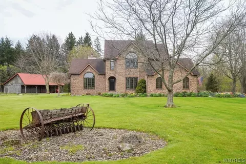 6923 Maple Rd, Newstead, NY 14001