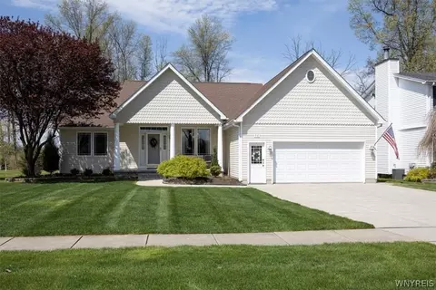 36 Sherwood Ct, North Tonawanda, NY 14120