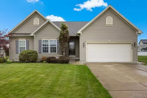 6973 Mourning Dove Ln, Wheatfield, NY 14304