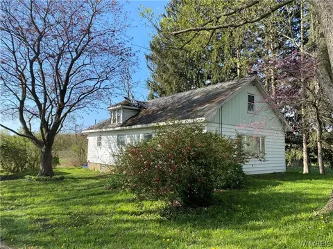 2321 Eden Evans Center Rd, Eden, NY 14057