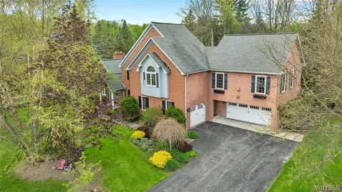 8 Regents Park, East Amherst, NY 14051
